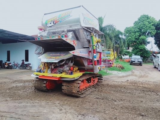 ขายรถเกี่ยวศิษย์เจริญการช่าง