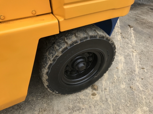 komatsu fd40t-5สภาพดีเก่าญี่ปุ่น มีใบอินวอยไม่เคยใช้ในไทย