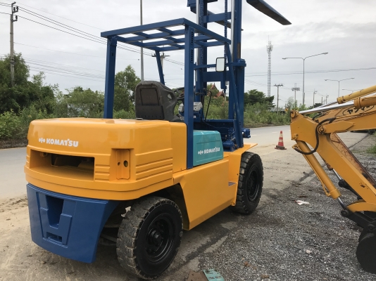 komatsu fd40t-5สภาพดีเก่าญี่ปุ่น มีใบอินวอยไม่เคยใช้ในไทย