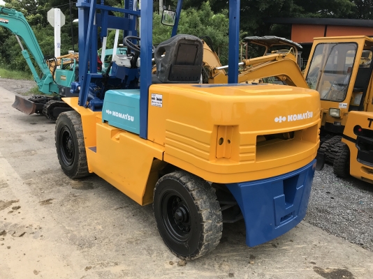 komatsu fd40t-5สภาพดีเก่าญี่ปุ่น มีใบอินวอยไม่เคยใช้ในไทย