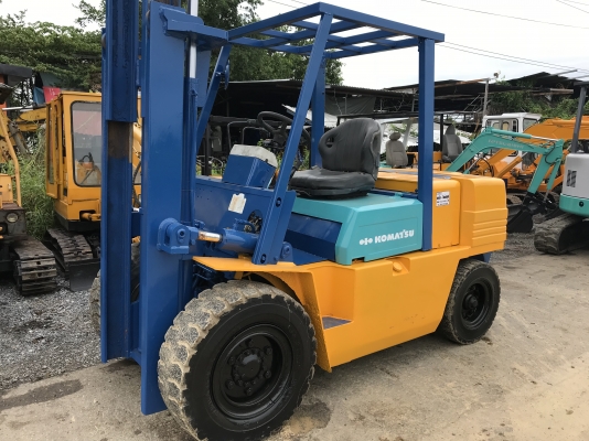 komatsu fd40t-5สภาพดีเก่าญี่ปุ่น มีใบอินวอยไม่เคยใช้ในไทย