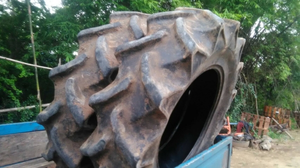 ยางรถไถขอบ13-6-26ขายตามสภาพมือสองคับ