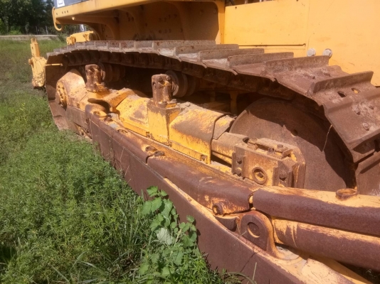 มี2คัน SHANTUI SD23 ขายคันละ 950,000 เป็นรถจีนคันที่1ทำงาน1760ชม.คันที่2.1917 ขนาดเท่ากับD7 มีลิฟหลัง