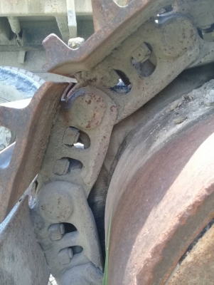 มี2คัน SHANTUI SD23 ขายคันละ 950,000 เป็นรถจีนคันที่1ทำงาน1760ชม.คันที่2.1917 ขนาดเท่ากับD7 มีลิฟหลัง