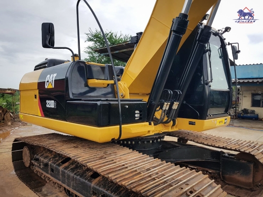ขายรถแบคโฮ CAT320D2 ใช้งานเพียง 4 พันชั่วโมง สภาพนางฟ้า ขายรถแบคโฮ CAT320D2 ใช้งานเพียง 4 พันชั่วโมง สภาพนางฟ้า