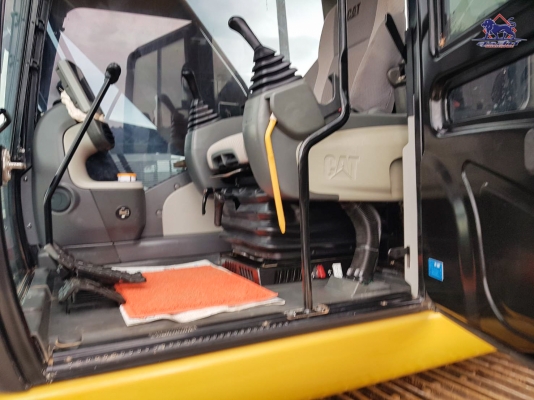 ขายรถแบคโฮ CAT320D2 ใช้งานเพียง 4 พันชั่วโมง สภาพนางฟ้า ขายรถแบคโฮ CAT320D2 ใช้งานเพียง 4 พันชั่วโมง สภาพนางฟ้า