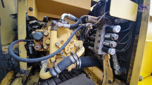 KOMATSU PC120-6 พิมพ์นิยม เก่านอกผ่านการใช้งานในไทย รวม 9 พันชั่วโมง