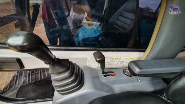 KOBELCO SK120-1 MarkV พิมพ์นิยม เก่านอกผ่านการใช้งานในไทย