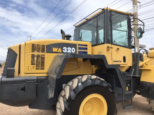 ขายรถตักล้อยาง KOMATSU WA320-5 นำเข้าเองจากญี่ปุ่น สภาพสวยพร้อมใช้ มีVDOการทำงานครับ