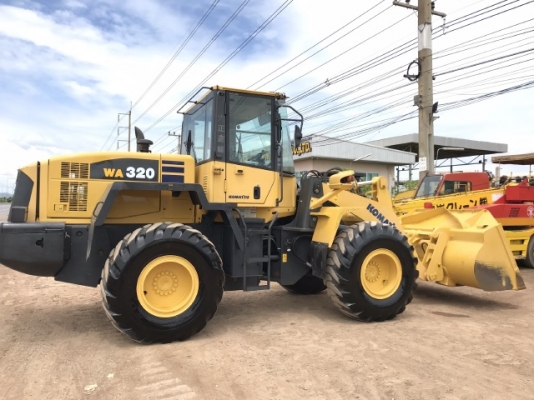 ขายรถตักล้อยาง KOMATSU WA320-5 นำเข้าเองจากญี่ปุ่น สภาพสวยพร้อมใช้ มีVDOการทำงานครับ