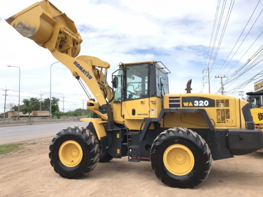 ขายรถตักล้อยาง KOMATSU WA320-5 นำเข้าเองจากญี่ปุ่น สภาพสวยพร้อมใช้ มีVDOการทำงานครับ