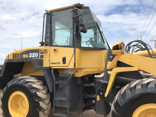 ขายรถตักล้อยาง KOMATSU WA320-5 นำเข้าเองจากญี่ปุ่น สภาพสวยพร้อมใช้ มีVDOการทำงานครับ