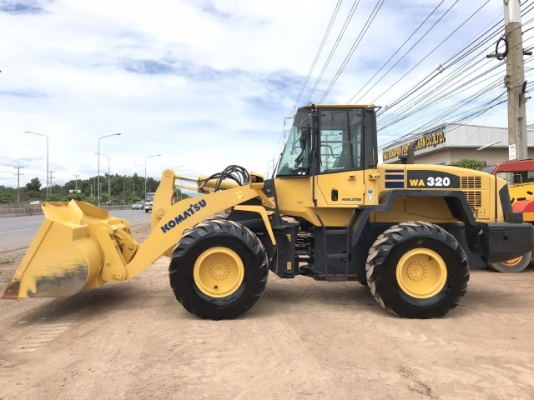 ขายรถตักล้อยาง KOMATSU WA320-5 นำเข้าเองจากญี่ปุ่น สภาพสวยพร้อมใช้ มีVDOการทำงานครับ