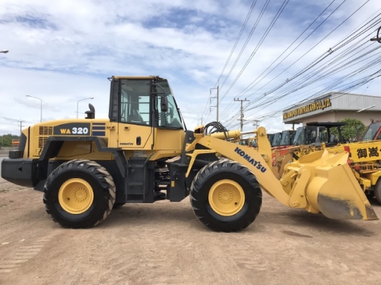 ขายรถตักล้อยาง KOMATSU WA320-5 นำเข้าเองจากญี่ปุ่น สภาพสวยพร้อมใช้ มีVDOการทำงานครับ