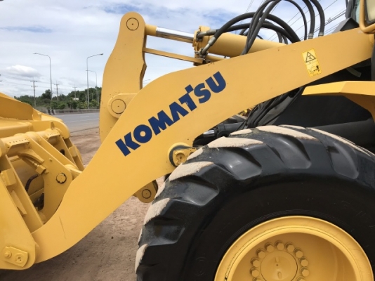 ขายรถตักล้อยาง KOMATSU WA320-5 นำเข้าเองจากญี่ปุ่น สภาพสวยพร้อมใช้ มีVDOการทำงานครับ