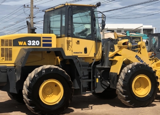 ขายรถตักล้อยาง KOMATSU WA320-5 นำเข้าเองจากญี่ปุ่น สภาพสวยพร้อมใช้ มีVDOการทำงานครับ