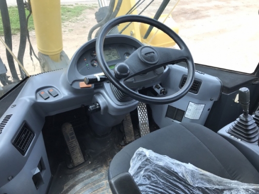 ขายรถตักล้อยาง KOMATSU WA320-5 นำเข้าเองจากญี่ปุ่น สภาพสวยพร้อมใช้ มีVDOการทำงานครับ