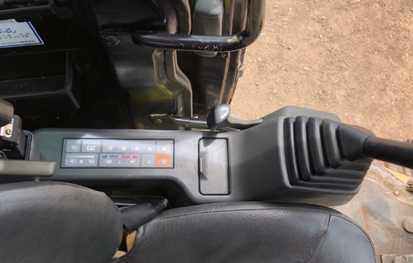 ขายรถขุด 313DCR ปี 2013 (3,xxx ชั่วโมง) นำเข้าเองจากญี่ปุ่น สภาพสวยพร้อมใช้ มีVDOการทำงานครับ