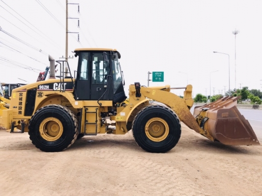 ขายรถตักล้อยาง CAT 962H นำเข้าเองจากญี่ปุ่น สภาพสวยพร้อมใช้ มีVDOการทำงานครับ