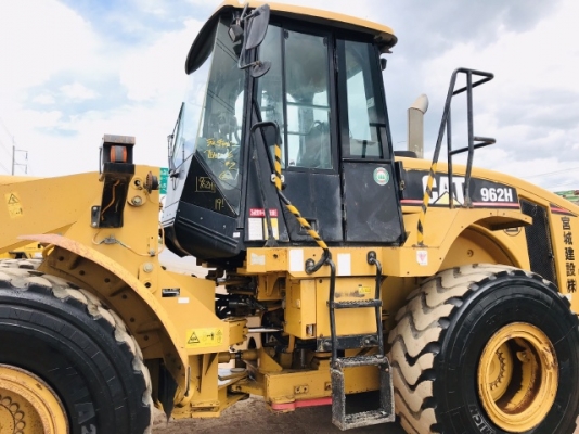 ขายรถตักล้อยาง CAT 962H นำเข้าเองจากญี่ปุ่น สภาพสวยพร้อมใช้ มีVDOการทำงานครับ