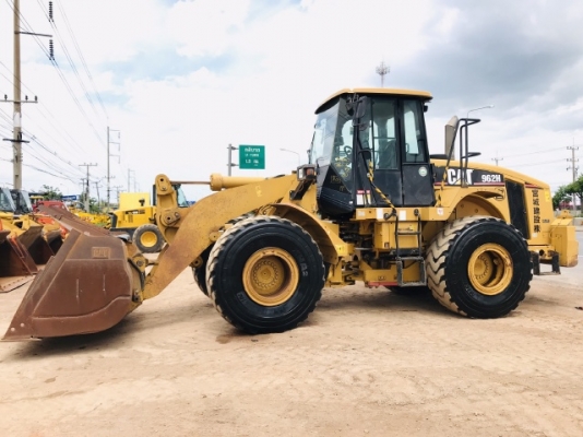ขายรถตักล้อยาง CAT 962H นำเข้าเองจากญี่ปุ่น สภาพสวยพร้อมใช้ มีVDOการทำงานครับ