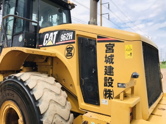 ขายรถตักล้อยาง CAT 962H นำเข้าเองจากญี่ปุ่น สภาพสวยพร้อมใช้ มีVDOการทำงานครับ