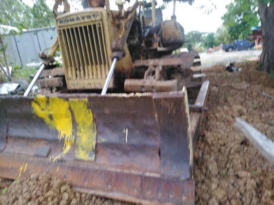 ขายรถแทร็คเตอร์ดันดินKOMATSU ขายตามสภาพนี้เครื่องติดใช้งานได้
