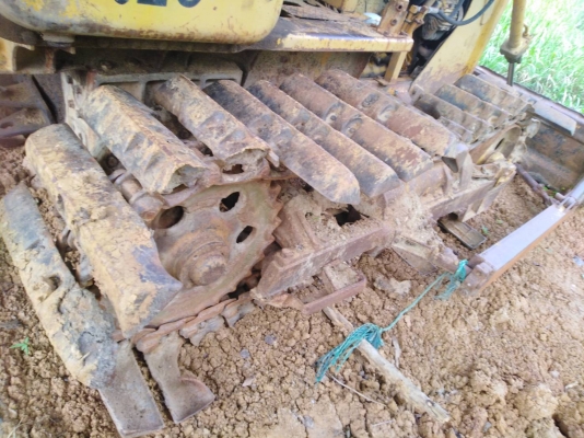 ขายรถแทร็คเตอร์ดันดินKOMATSU ขายตามสภาพนี้เครื่องติดใช้งานได้