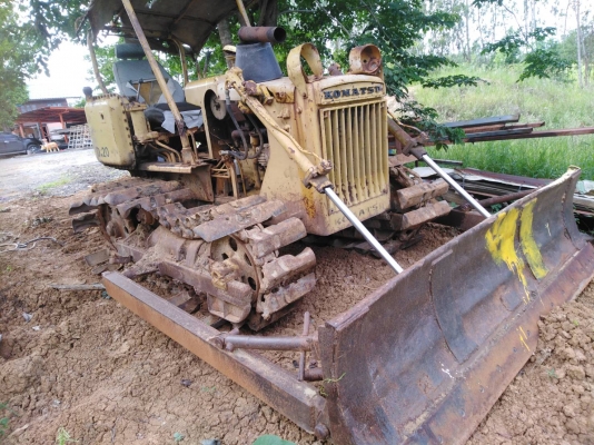 ขายรถแทร็คเตอร์ดันดินKOMATSU ขายตามสภาพนี้เครื่องติดใช้งานได้