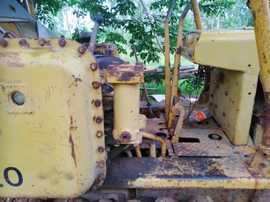 ขายรถแทร็คเตอร์ดันดินKOMATSU ขายตามสภาพนี้เครื่องติดใช้งานได้