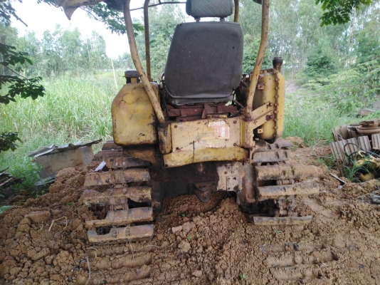 ขายรถแทร็คเตอร์ดันดินKOMATSU ขายตามสภาพนี้เครื่องติดใช้งานได้