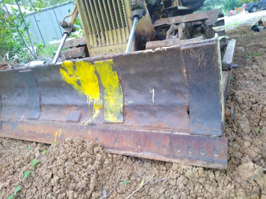 ขายรถแทร็คเตอร์ดันดินKOMATSU ขายตามสภาพนี้เครื่องติดใช้งานได้