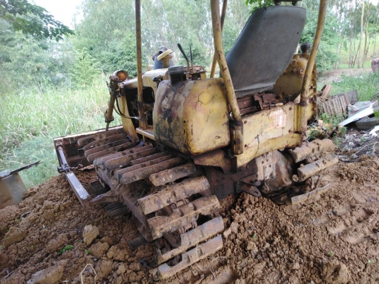 ขายรถแทร็คเตอร์ดันดินKOMATSU ขายตามสภาพนี้เครื่องติดใช้งานได้