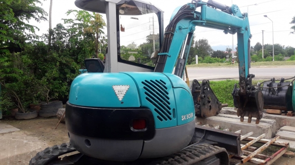 SALE* ขายด่วนถูกสุดๆรถขุด KOBELCO SK30UR-2 เครื่องยนต์ยันม่าร์ 3TNE84 จำนวน 3 สูบ คอนโทรลน้ำมัน ปั๊มนิ้ว มีหลังคา แทรคยาง มีเอกสาร พร้อมใช้งาน