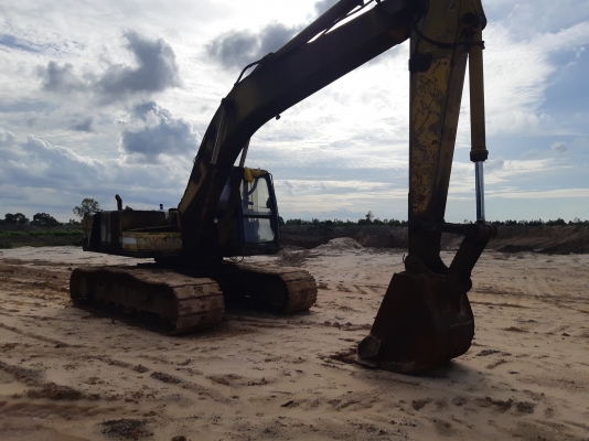 ขายด่วน SK200-3 เครื่องเดิม ปั้มเดิม แอรหนาว เอกสารเป็นเล่มทะเบียน สภาพดีใช้งานปกติ พร้อมใช้งาน