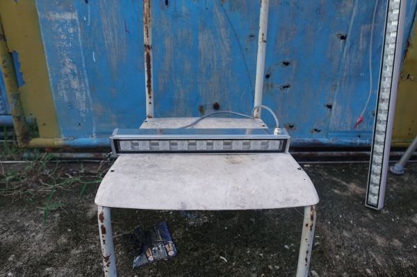 ชุดโคมไฟพร้อมหลอด LED 24V ขนาดสั้น (แสงไฟสีแดง) สภายสวยมาก