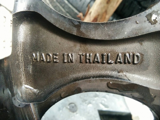 ขายแม็กพร้อมยาง BF U.S.A 265/70R16 ปี16 ดอกยางเต็มสดทุกเส้น ผ้าใบ 10 ชั้น ใช้งานมาน้อย คุ้มสุดๆ ชุดล