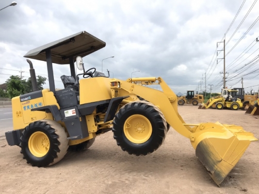 ขายรถตักล้อยาง KOMATSU WA80-3 นำเข้าเองจากญี่ปุ่น สภาพสวยพร้อมใช้งาน มีVDOการทำงานครับ