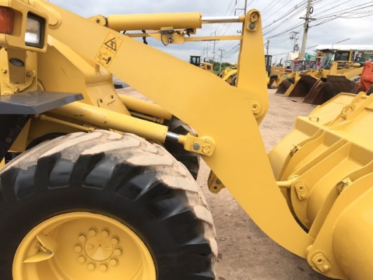 ขายรถตักล้อยาง KOMATSU WA80-3 นำเข้าเองจากญี่ปุ่น สภาพสวยพร้อมใช้งาน มีVDOการทำงานครับ