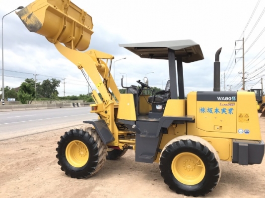 ขายรถตักล้อยาง KOMATSU WA80-3 นำเข้าเองจากญี่ปุ่น สภาพสวยพร้อมใช้งาน มีVDOการทำงานครับ