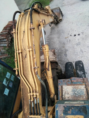 ขายรถแบคโฮ ล้อยาง KOMATSU PW100-3เอกสารทะเบียน