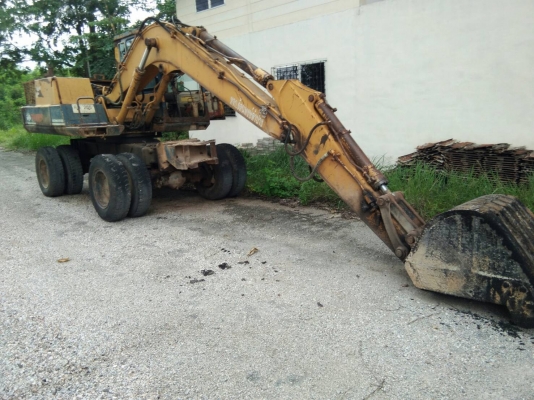 ขายรถแบคโฮ ล้อยาง KOMATSU PW100-3เอกสารทะเบียน