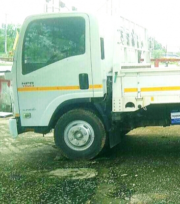 ..หกล้อ อิซูชุ NPR150ยูโร3,ปี56 กะบะยาว4.30ม.รถห้าง มือเดียวป้ายแดงใช้งานน้อย,วิ่ง71,940กม.ไม่เคยบรร