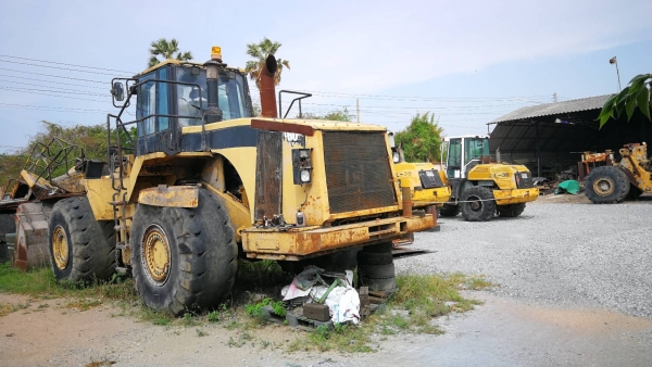 Liebherr L522 จากเยอรมันนี 3 คัน Cat 983 สองคัน ขายยกชุดทั้งหมด 5 คัน