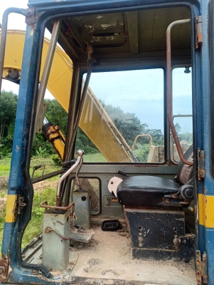 ขาย KOMATSU PC60-5 มีหัวคีปกับบุ้งกี๋ราคา 290,000 ขาย KOMATSU PC60-5 มีหัวคีปกับบุ้งกี๋ราคา 290,000