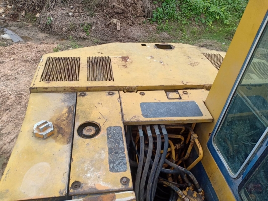 ขายKOMATSU PC60-5 มีหัวคีปกับบุ้งกี๋ราคา 290,000