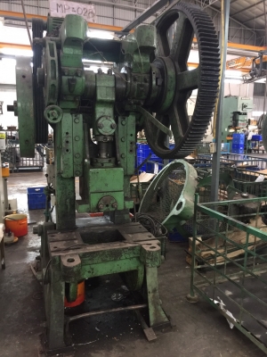 ขายเครื่องปั๊มเฟืองข้อเสือแรงอัด 50-60 ตัน 4 เครื่อง