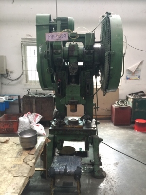 ขายเครื่องปั๊มเฟืองข้อเสือแรงอัด 50-60 ตัน 4 เครื่อง ขายเครื่องปั๊มเฟืองข้อเสือแรงอัด 50-60 ตัน 4 เครื่อง