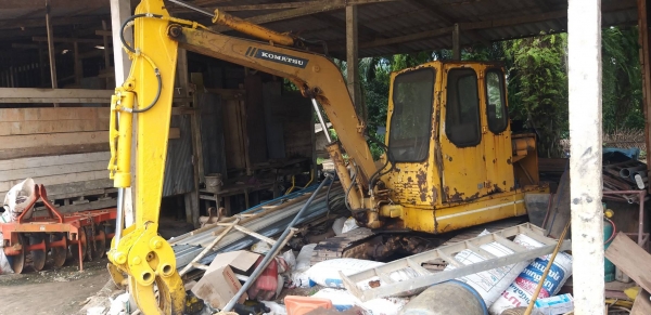 ขายKOMATSU PC40-1 ให้เลือกเอาระหว่างหัวคีปกับบุ้งกี๋ราคา 150,000 ขายKOMATSU PC40-1 ให้เลือกเอาระหว่างหัวคีปกับบุ้งกี๋ราคา 150,000
