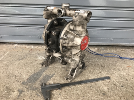 ขายปั๊มไดอะแฟรม ARO Ingersoll Rand โครงพลาสติก ขนาด 4หุน สภาพสวย ดูดแรง พร้อมใช้งาน ราคาตัวละ 3,300 บาท